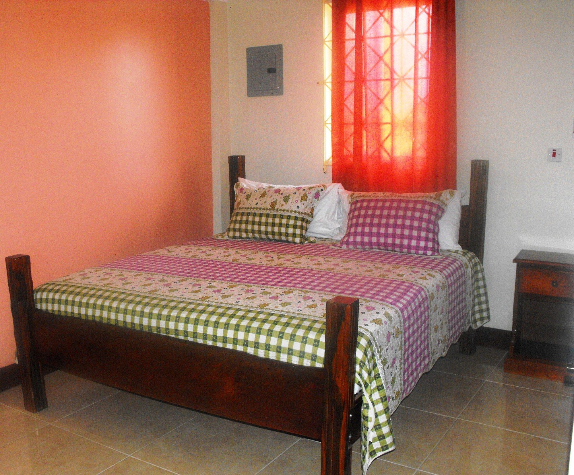 Tropik Leadonna Montego Bay