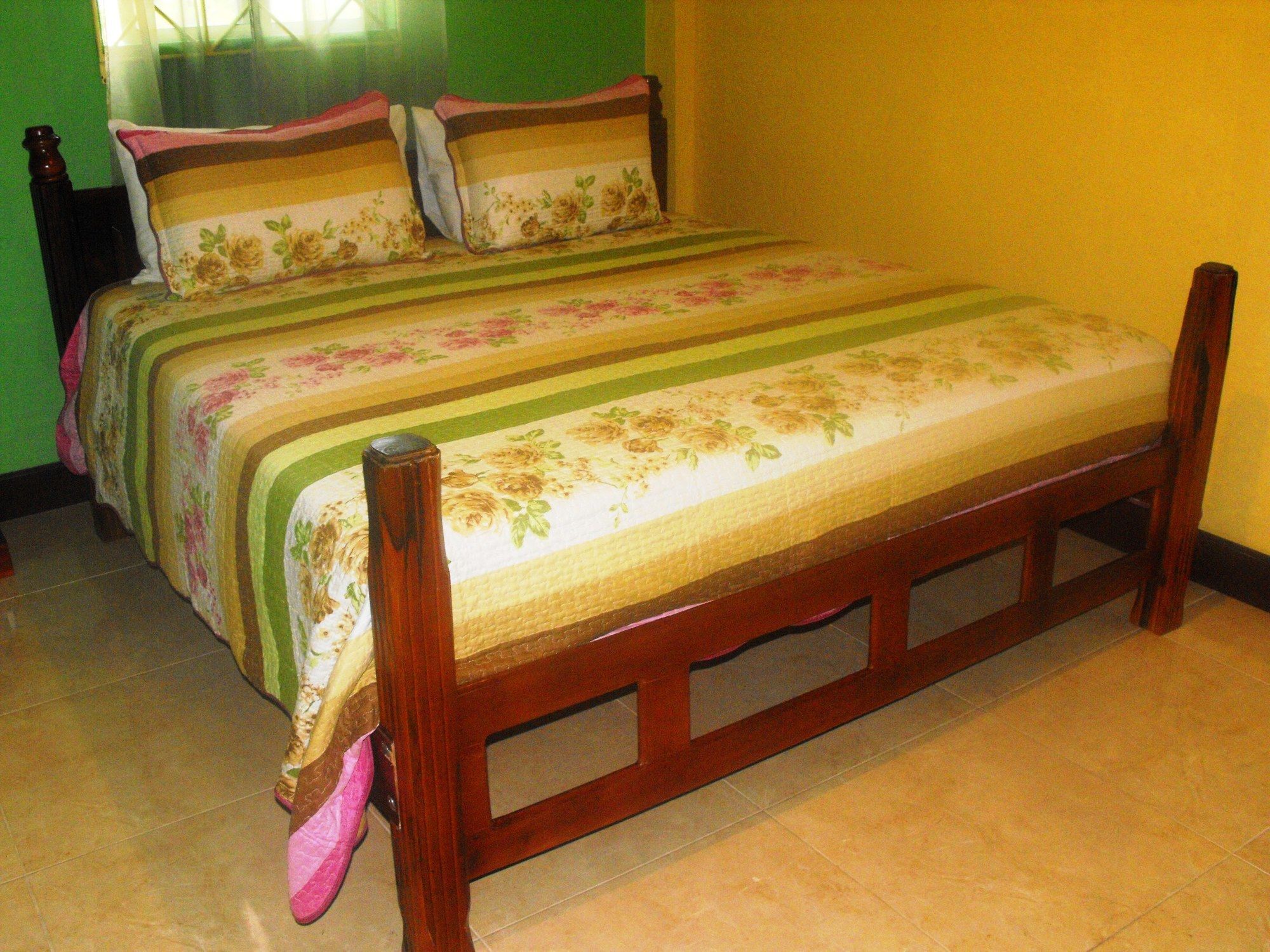 Tropik Leadonna Hotel