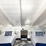 Seaside Loft With Pool, Sea Castles, Montego Bay