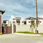 Chic And Cozy 2Br Apartment With Pool -Ironshore, Montego Bay