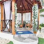 Hospitality Expert Bts 7 - Pool Beach & Bar