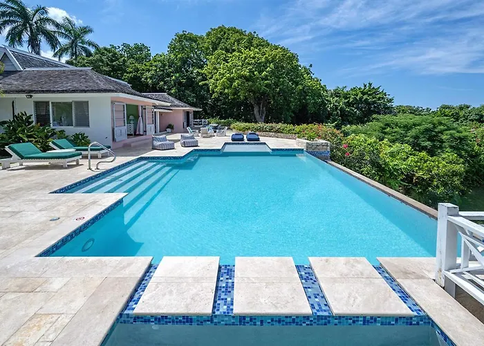 Hospitalityexpert Charming 4 Bedroom Villa Sleeps 10 - Pool Hot Tub Beach & Private Chef