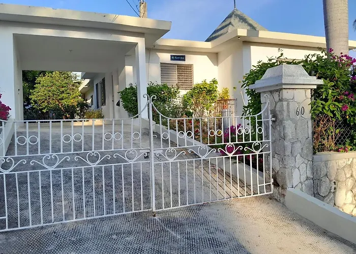 Villa Chinnor-Kent Ave