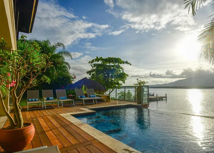 Afimi Beach House Montego Bay 4Br Beachfront Villa