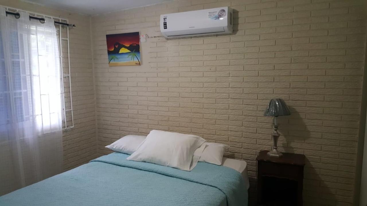Holiday home Saltaire Rose Hall 10 Mins Hike To Montego Bay
