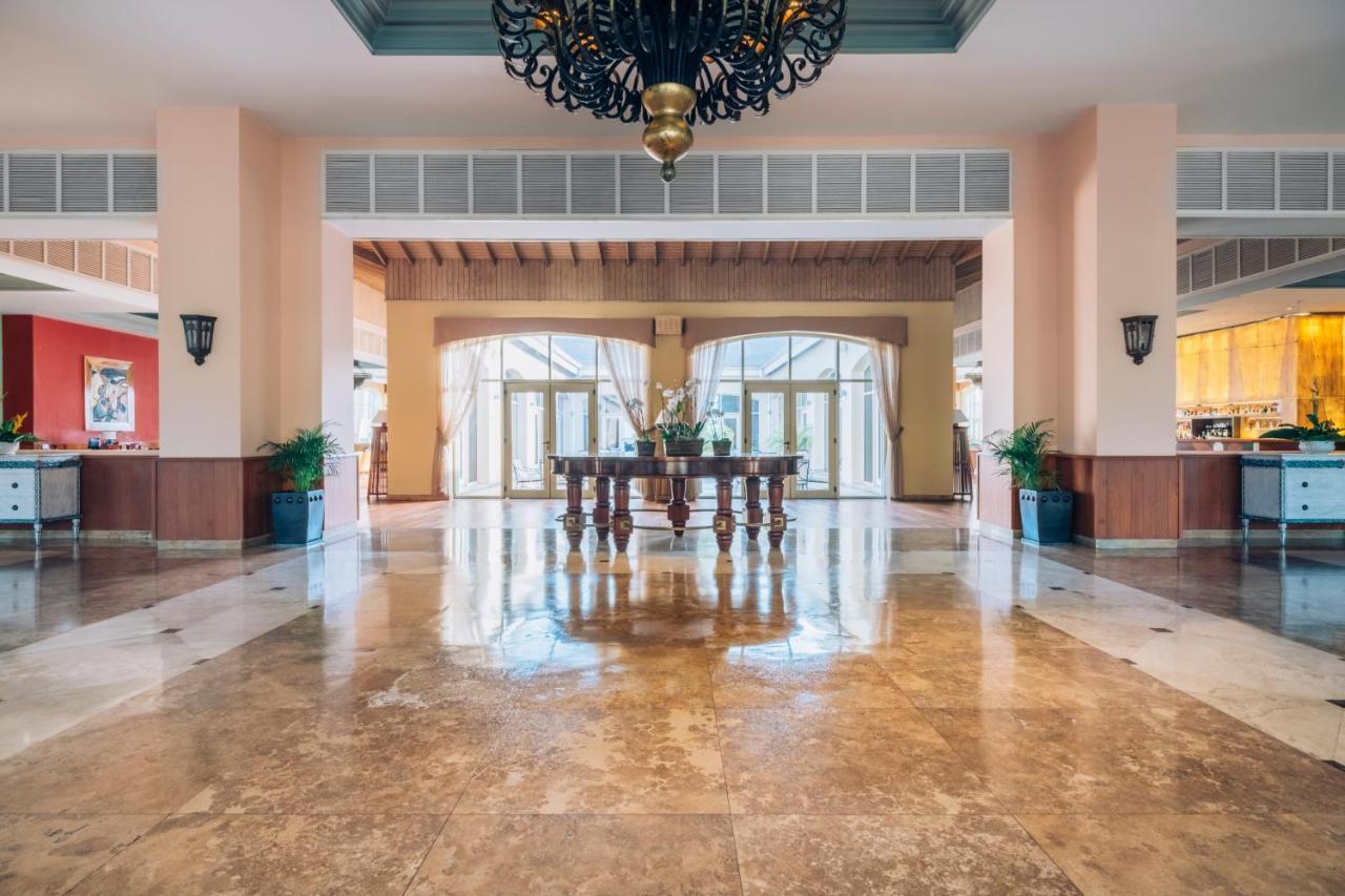 Iberostar Waves Rose Hall Resort