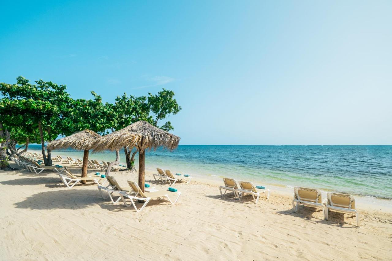 Iberostar Waves Rose Hall Resort