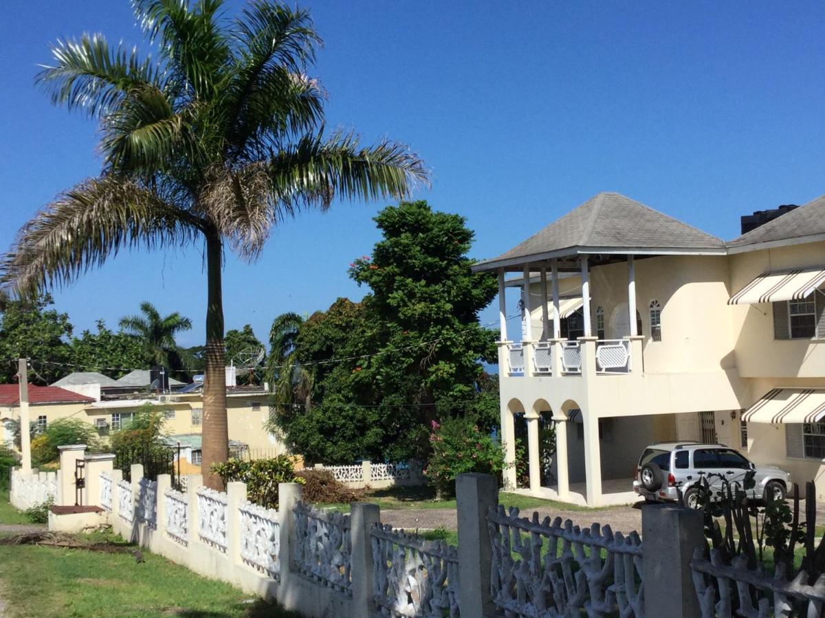 Mango Walk * Montego Bay