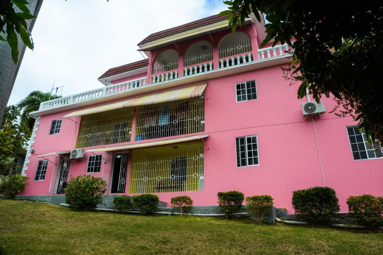 Three Palm Guest house *