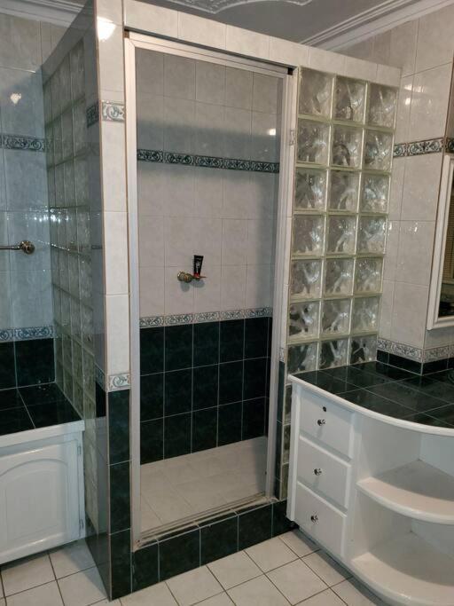 Prestige At Westgate Hills-4 Bedrooms With Dry Bar Montego Bay