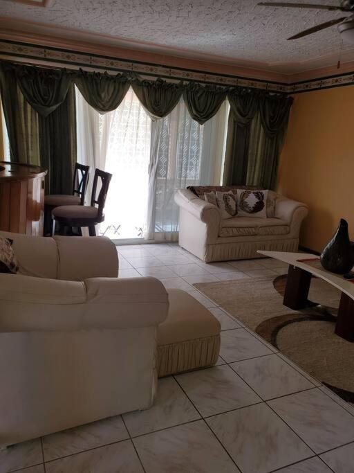 Villa Prestige At Westgate Hills-4 Bedrooms With Dry Bar *