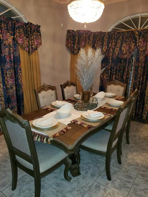 Villa Prestige At Westgate Hills-4 Bedrooms With Dry Bar Montego Bay