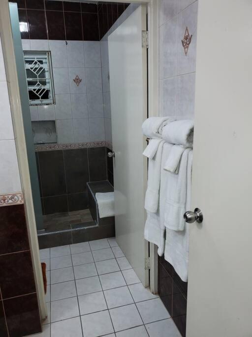 Villa Prestige At Westgate Hills-4 Bedrooms With Dry Bar *