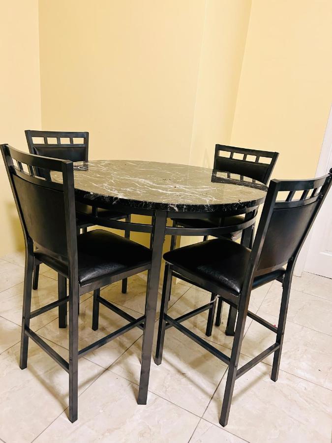 Apartment The Rest Stop-b- 15 Min From Airport/24hrs Security *