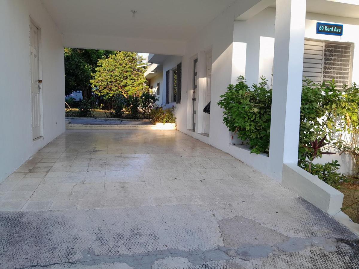 Villa Chinnor-kent Ave *