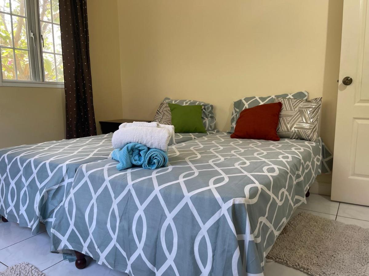 Free Airport Pickup 5 Minutes From Airport And * Montego Bay