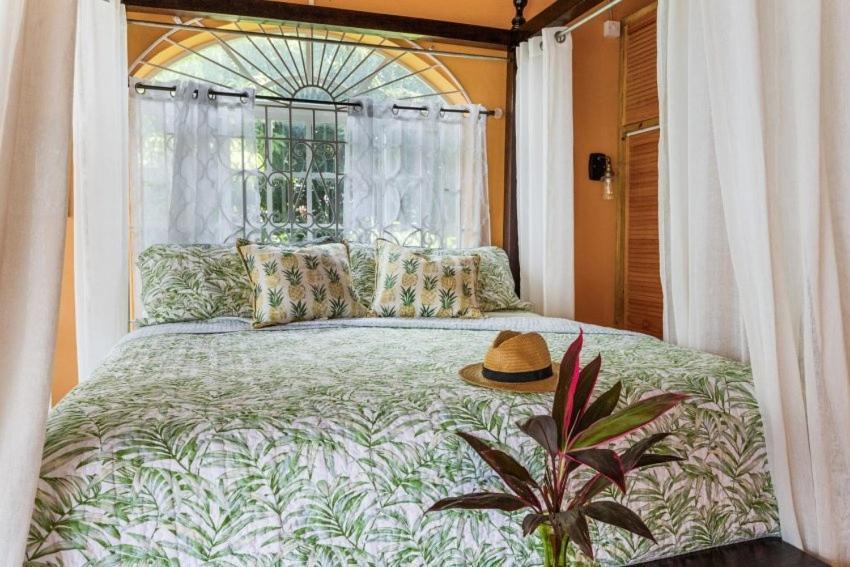 Villa Yanceylargo Estate - Newly Renovated 7br Beautiful Two-story W Gorgeous Mountain View *