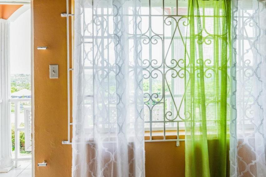 Villa Yanceylargo Estate - Newly Renovated 7br Beautiful Two-story W Gorgeous Mountain View *