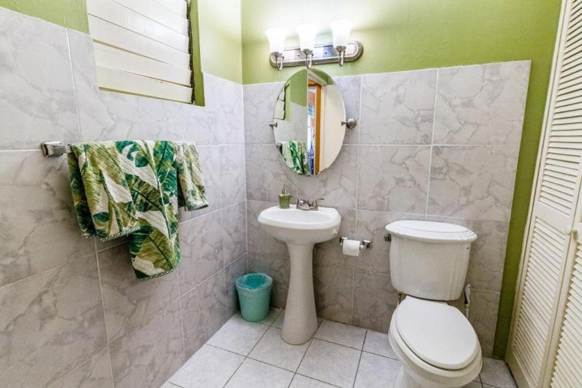 Yanceylargo Estate - Newly Renovated 7br Beautiful Two-story W Gorgeous Mountain View *
