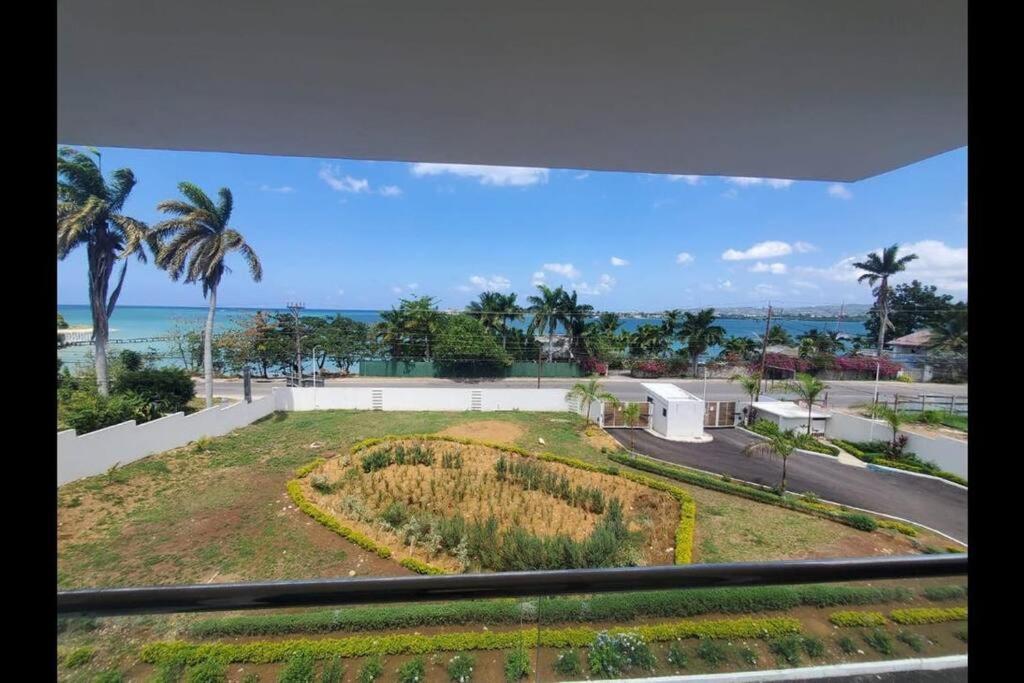 Apt 6ix - Modern And Airy @ Paradise Bay * Montego Bay