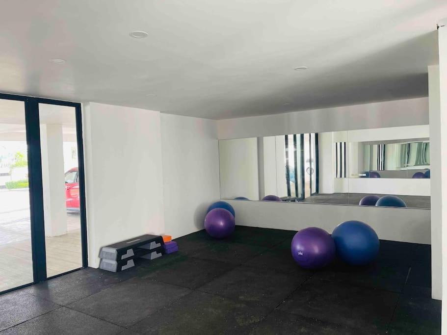 Apt 6ix - Modern And Airy @ Paradise Bay Apartment