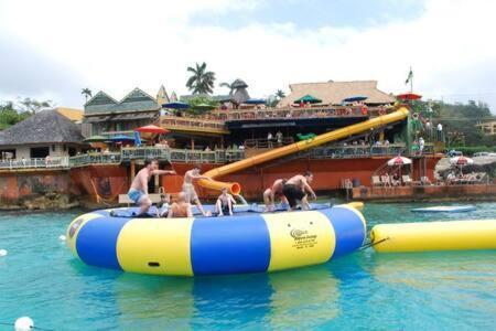 Hospitality Expert Mmc - Fun Pool Bar & Pousada Montego Bay