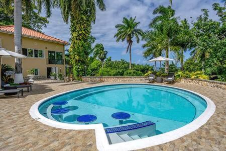 Hospitality Expert Mmc - Fun Pool Bar & *