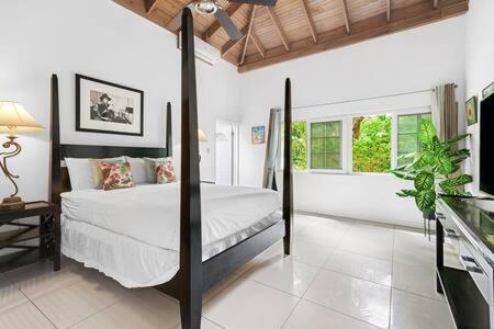Hospitality Expert Mmc - Fun Pool Bar & * Montego Bay