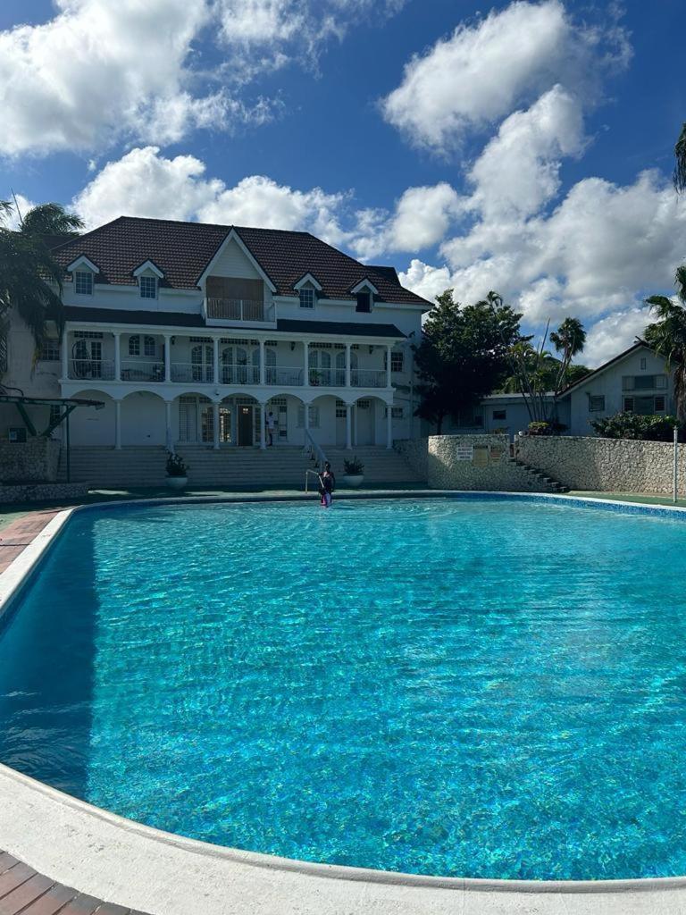 Sea Castles La Vue * Montego Bay