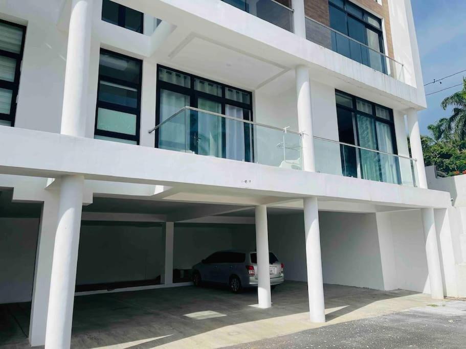 Apt 6ix - Modern And Airy @ Paradise Bay Apartment Montego Bay
