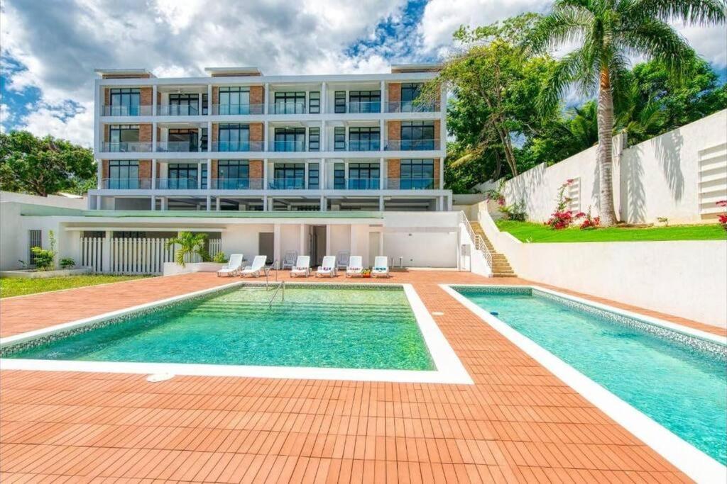 Apartment Apt 6ix - Modern And Airy @ Paradise Bay Montego Bay