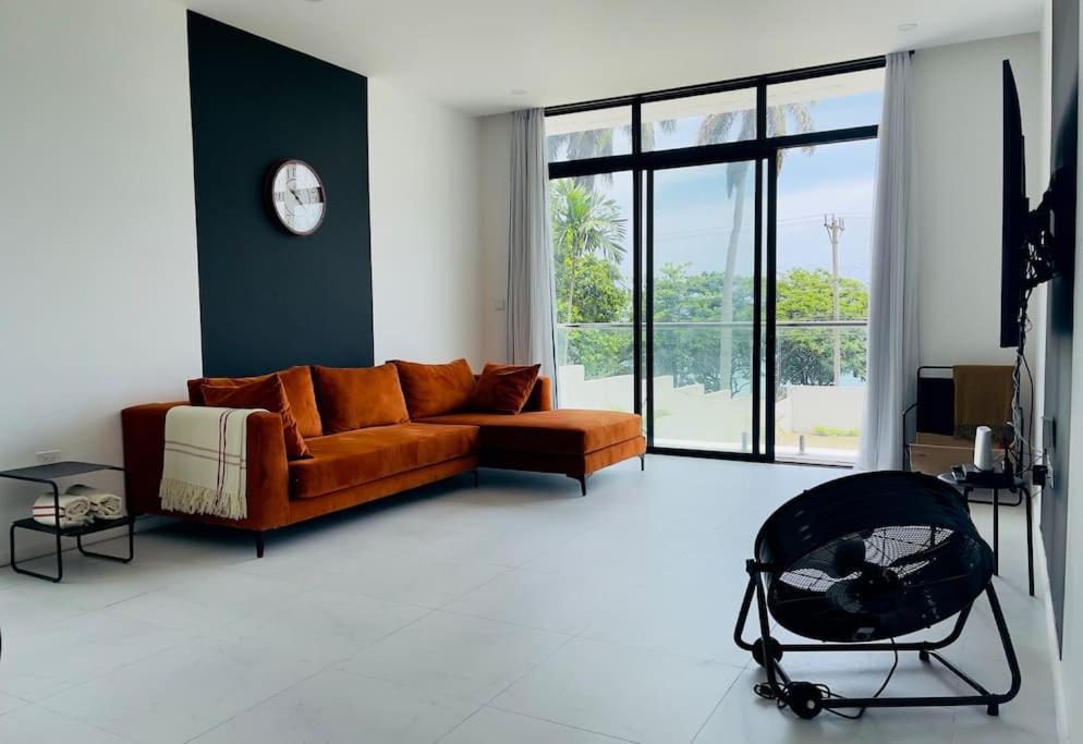 Apartment Apt 6ix - Modern And Airy @ Paradise Bay