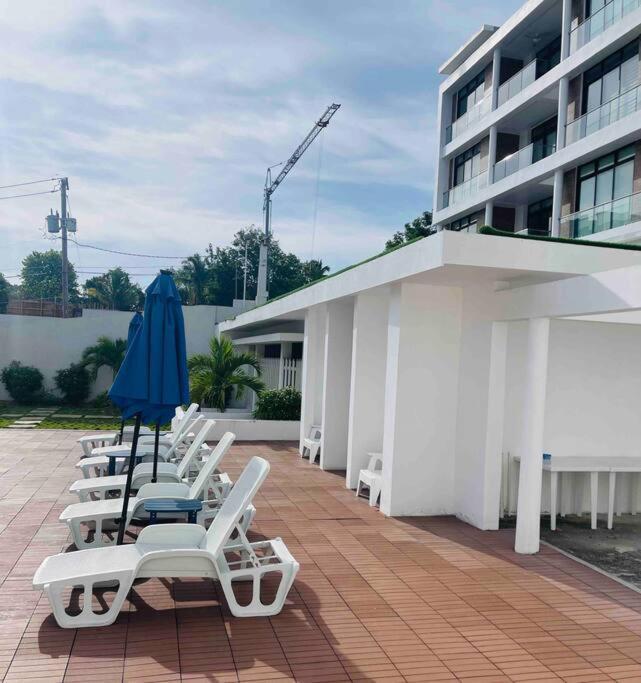 Apt 6ix - Modern And Airy @ Paradise Bay Apartment
