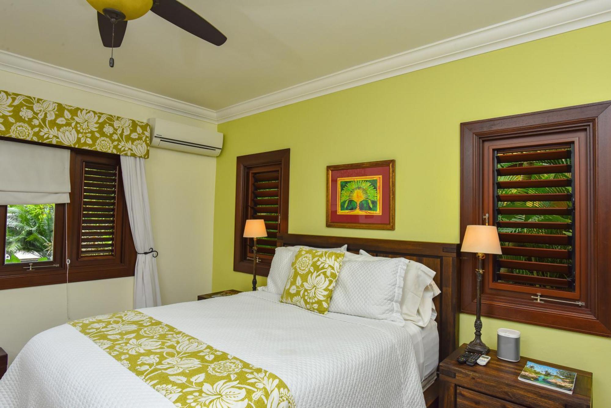 Afimi House 4br Beachfront Villa *