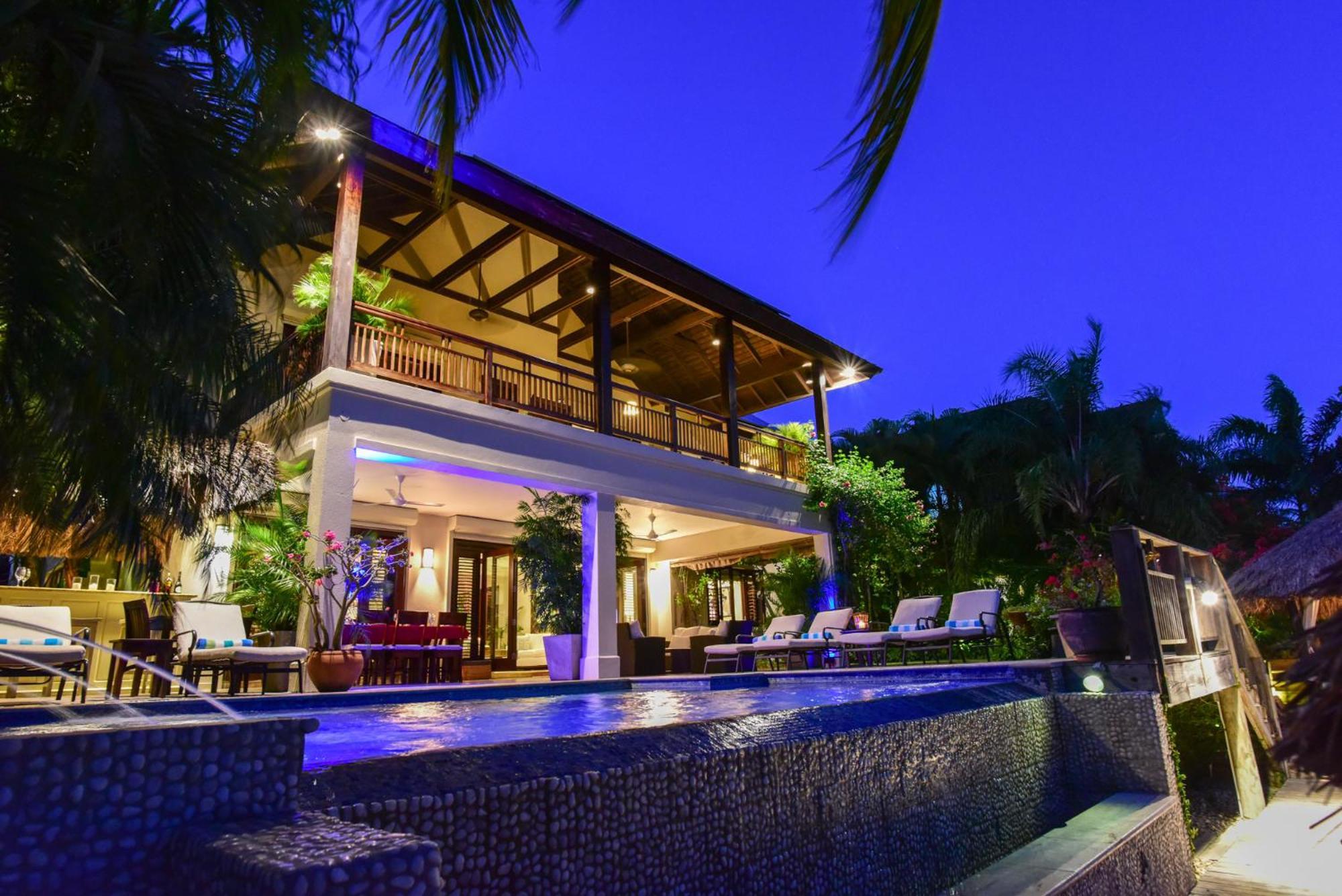 Afimi House 4br Beachfront Villa *