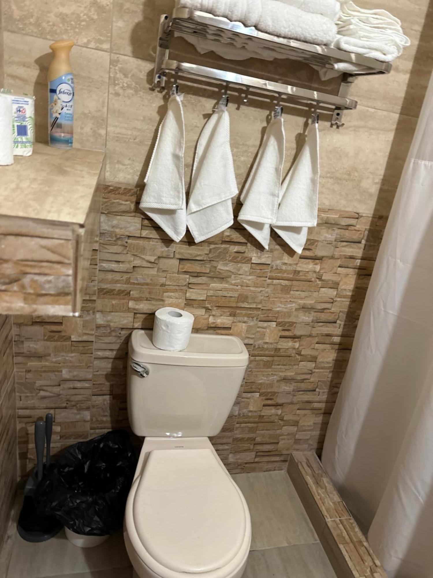 The Shelton Kaemas Rest Apartamento Montego Bay