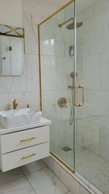 Apartment Jamrock Place *