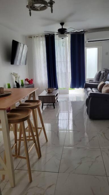 Apartment Jamrock Place *