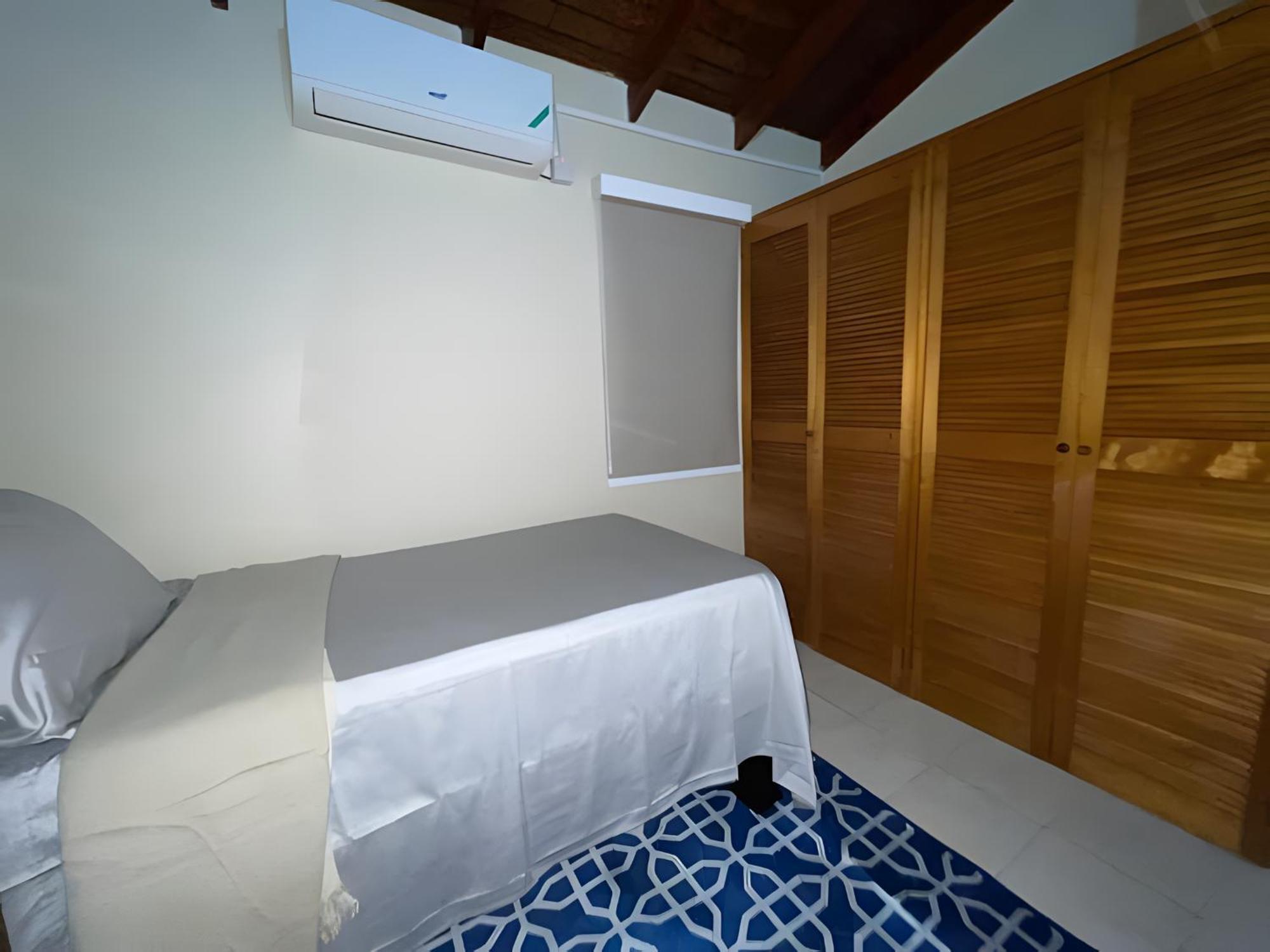Yaad Iv * Montego Bay