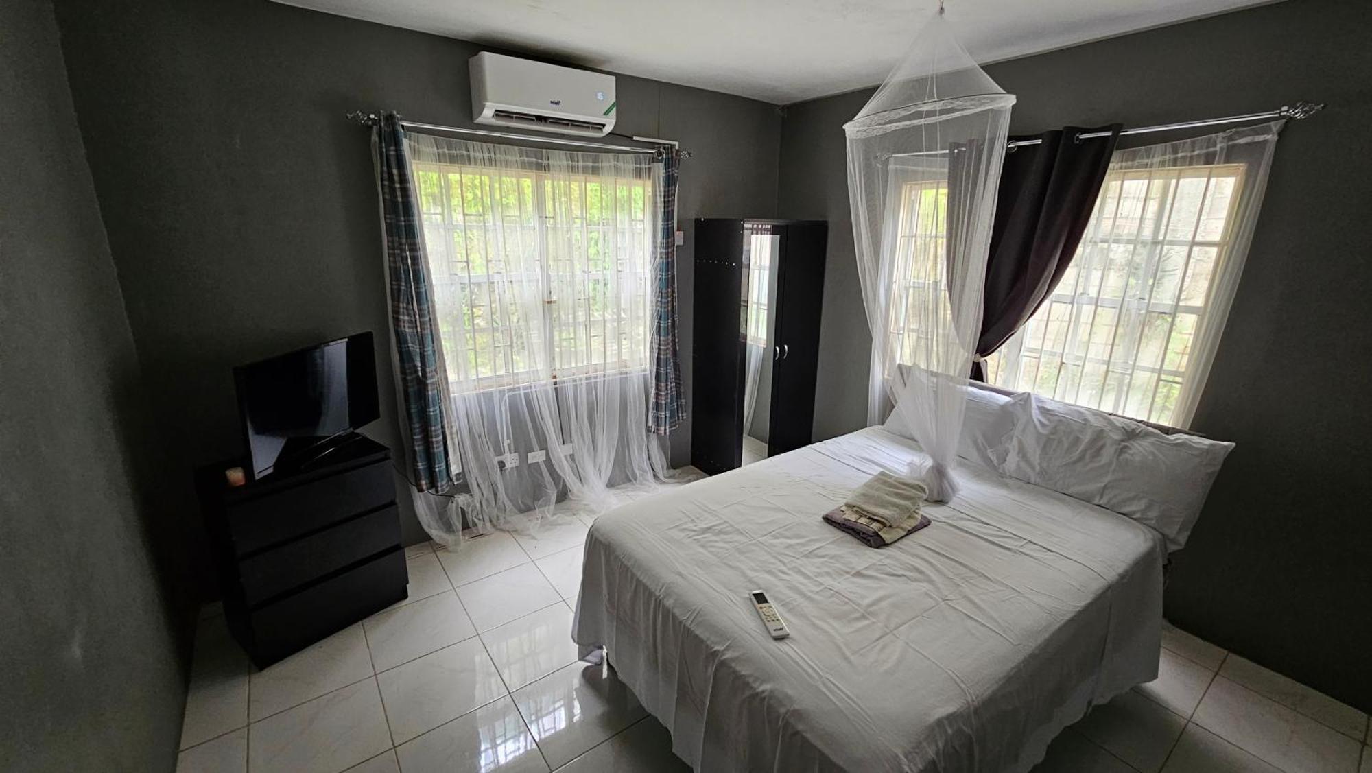 Guest house Jamaica Ltd *
