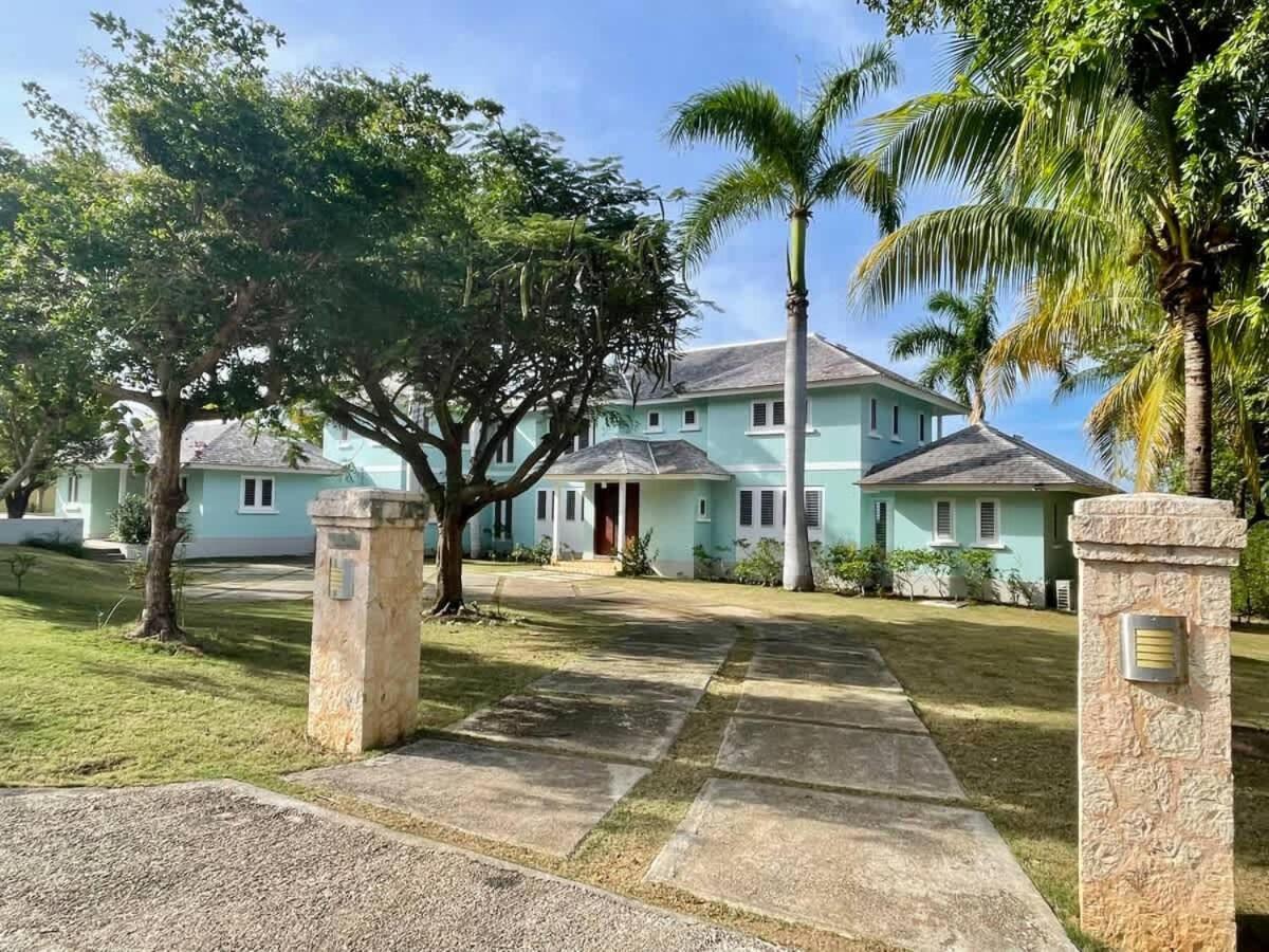 Inn Hospitality Expert Greens 2br Pool Montego Bay