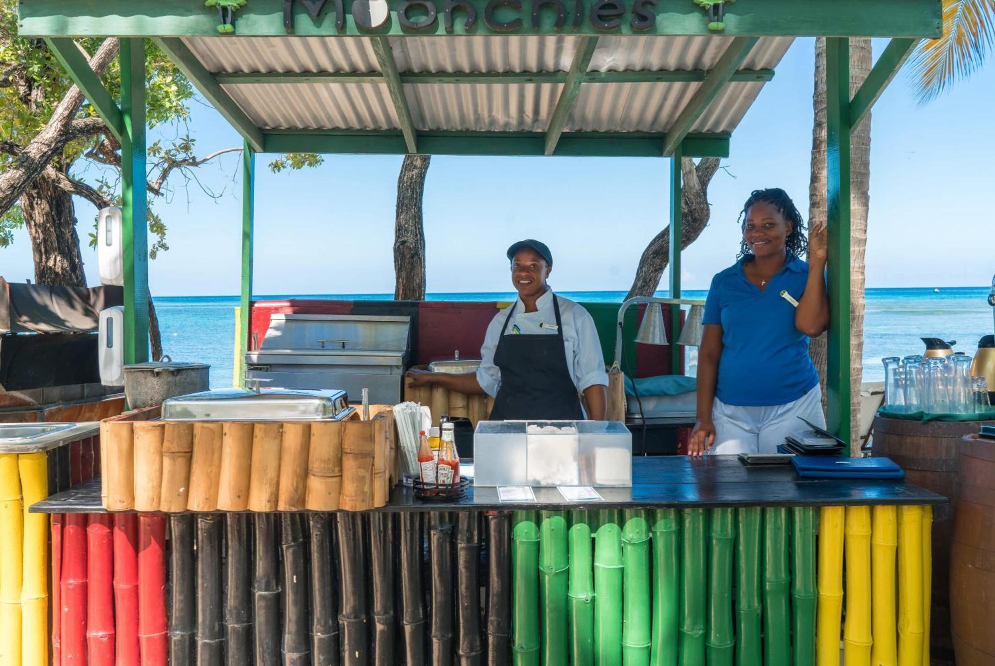 Hospitality Expert Greens 2br Pool Montego Bay