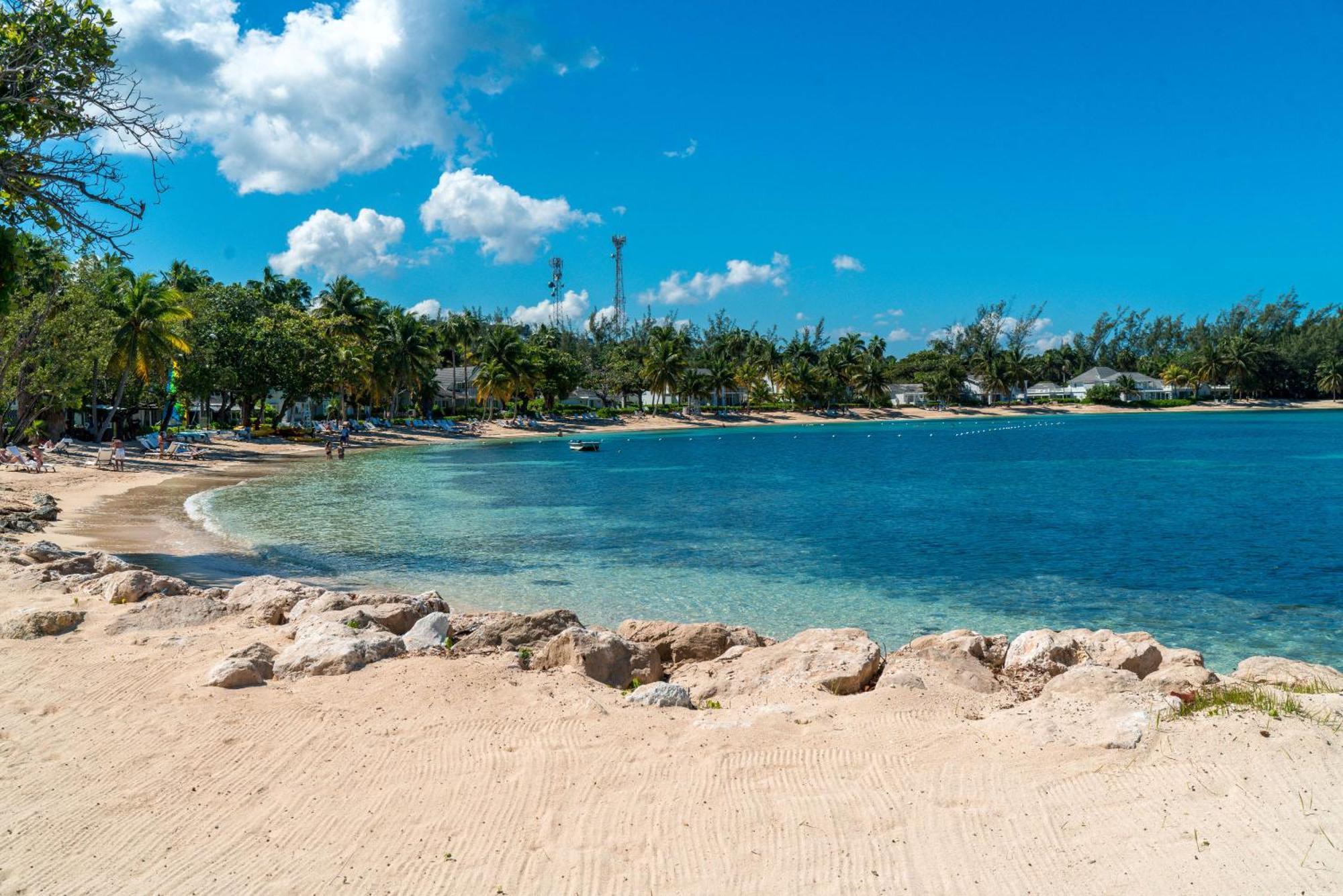 Inn Hospitality Expert Greens 2br Pool Montego Bay