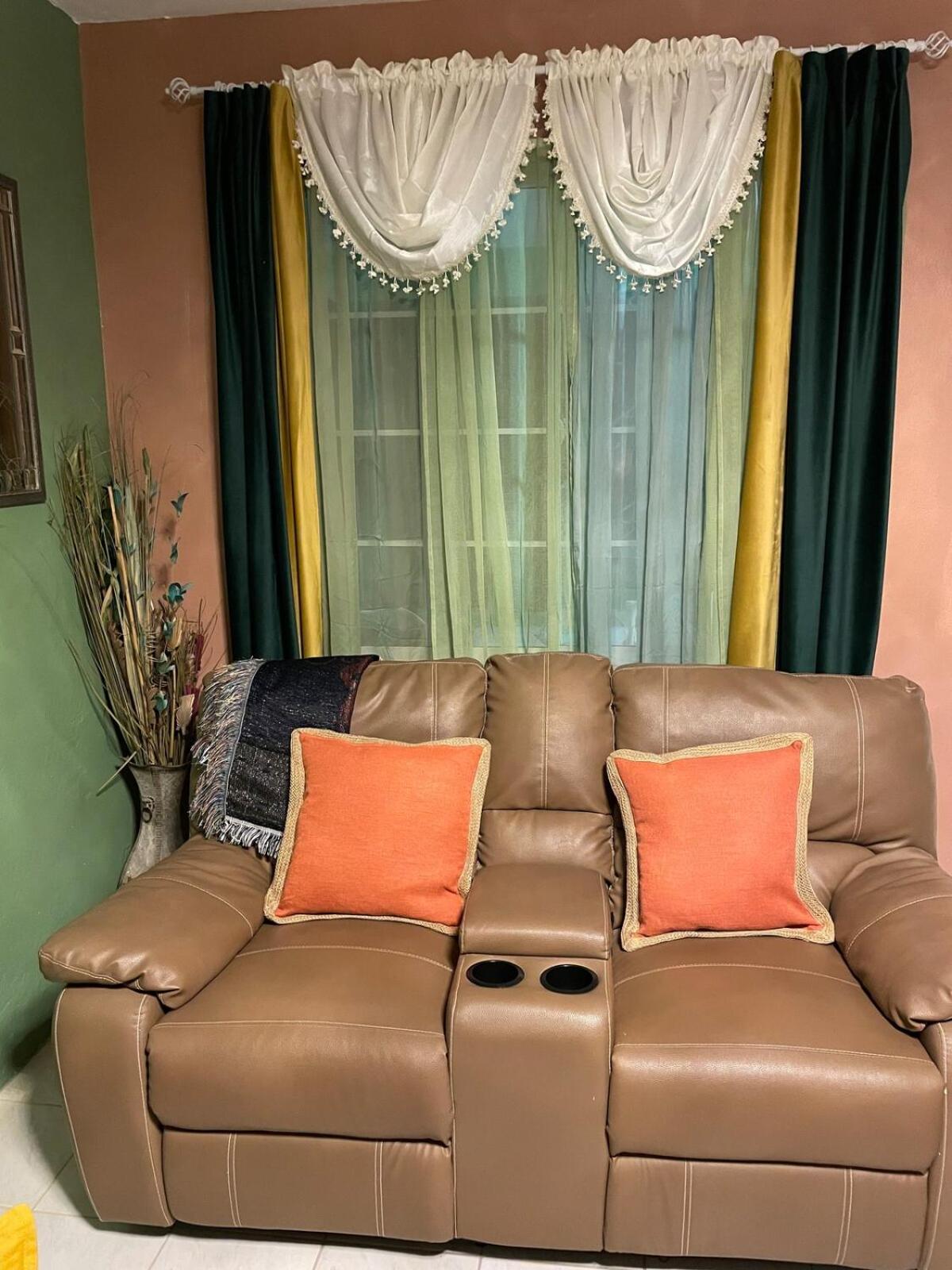 Apartment Jade Coast Getaway Near