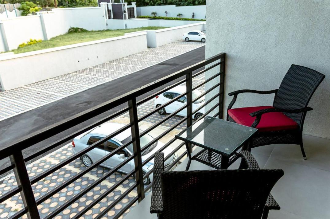 Chic And Cozy 2br With Pool -ironshore, Aparthotel *
