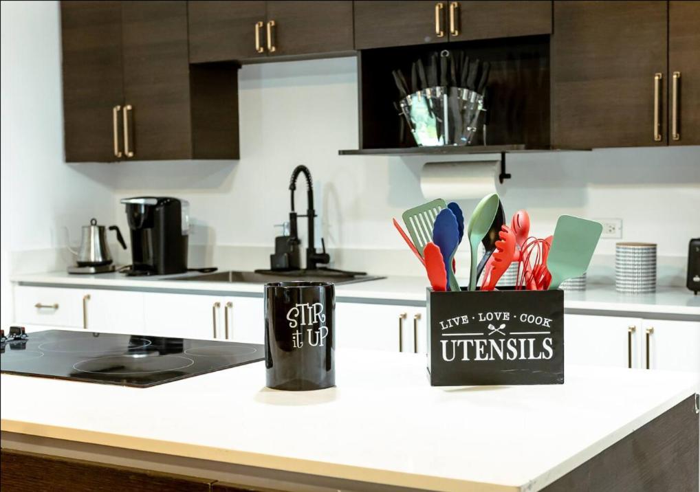 Aparthotel Chic And Cozy 2br With Pool -ironshore,