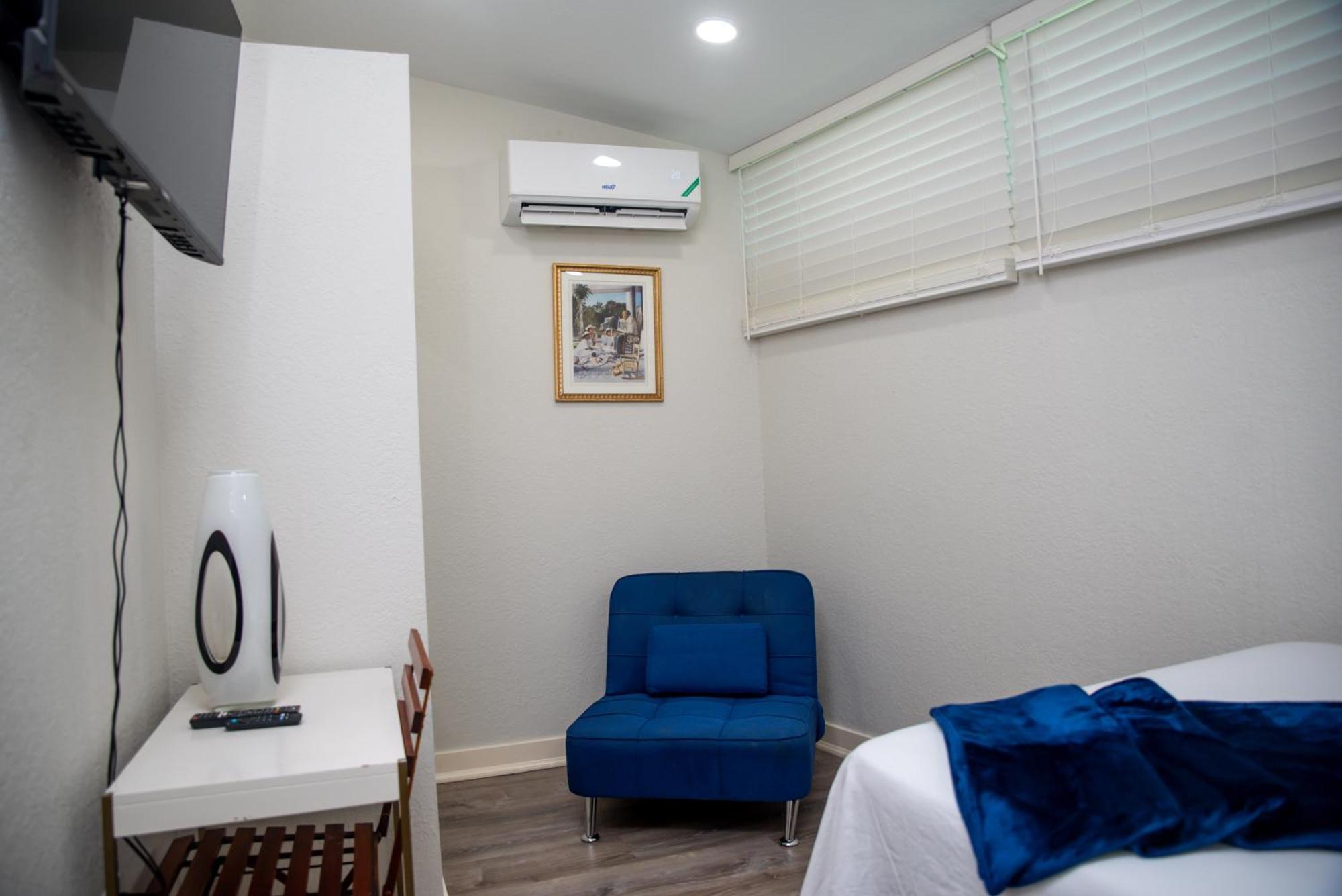 Apartment Bay - 5 Units