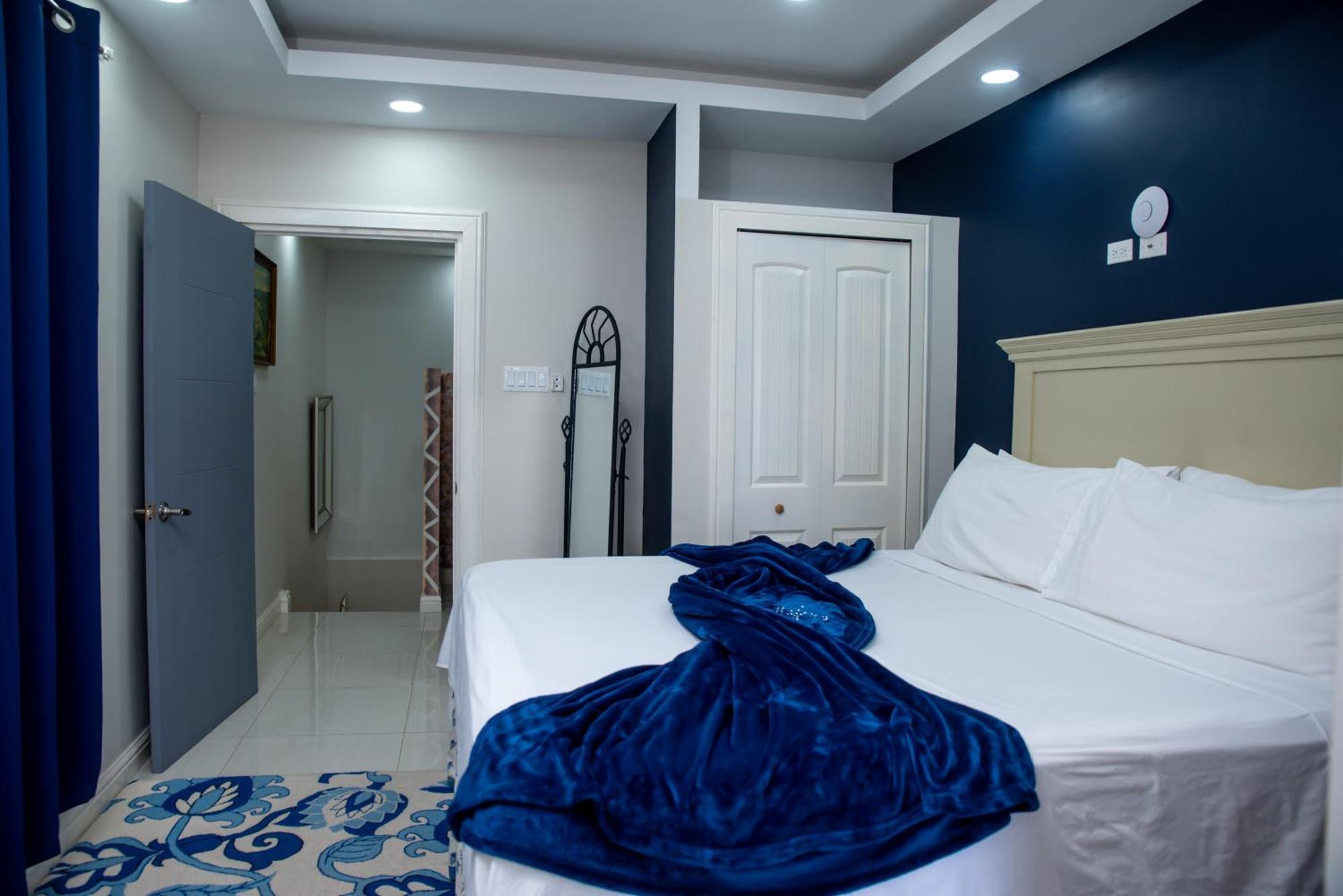 Bay - 5 Units Montego Bay