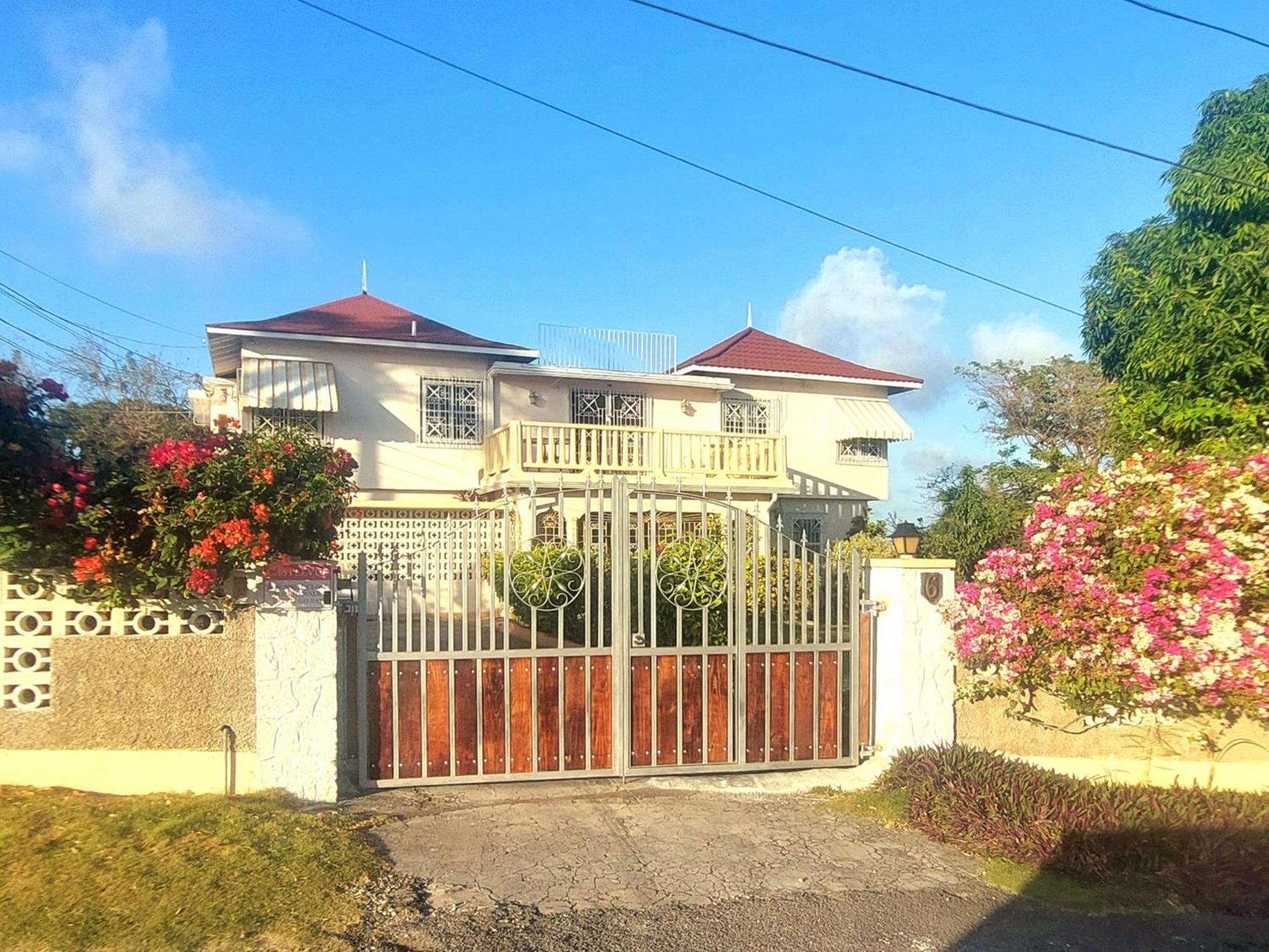 Castle Vue Bed & Breakfast