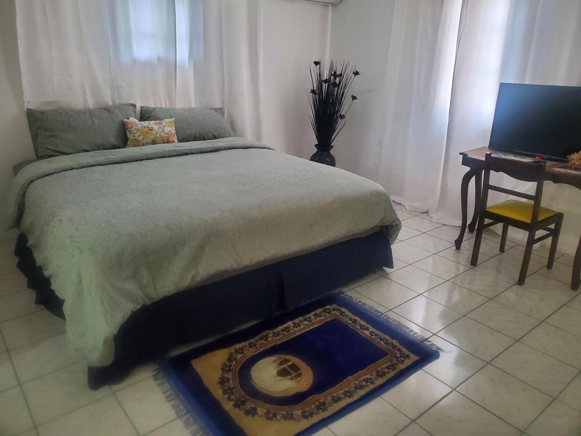 Evelin's On The Bed & Breakfast Montego Bay